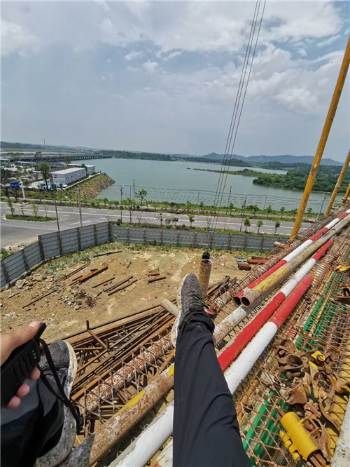 松原市作业中发生设备损坏或人员意外，责任怎么划分？