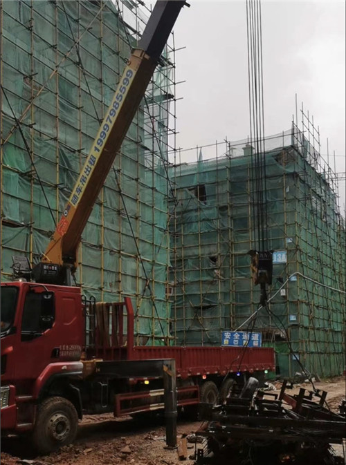 松原市“慢工细活”—— 吊车的 “微动控制” 技术