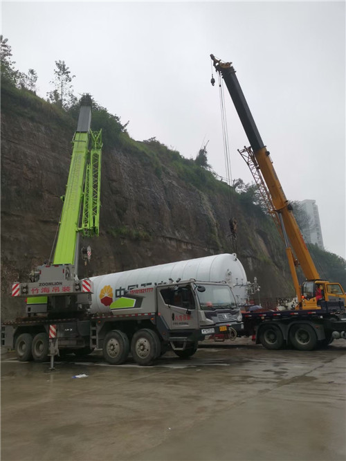 松原市“不怕风雨冻”—— 吊车的 “恶劣环境适应” 技术